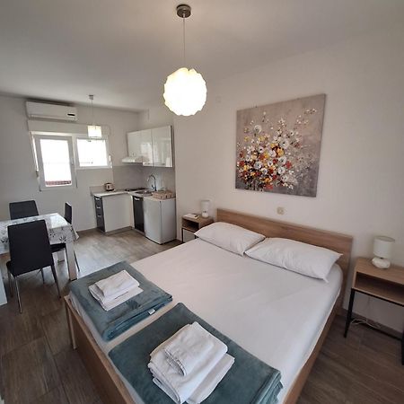 Apartmani Lisicina Omiš Eksteriør bilde