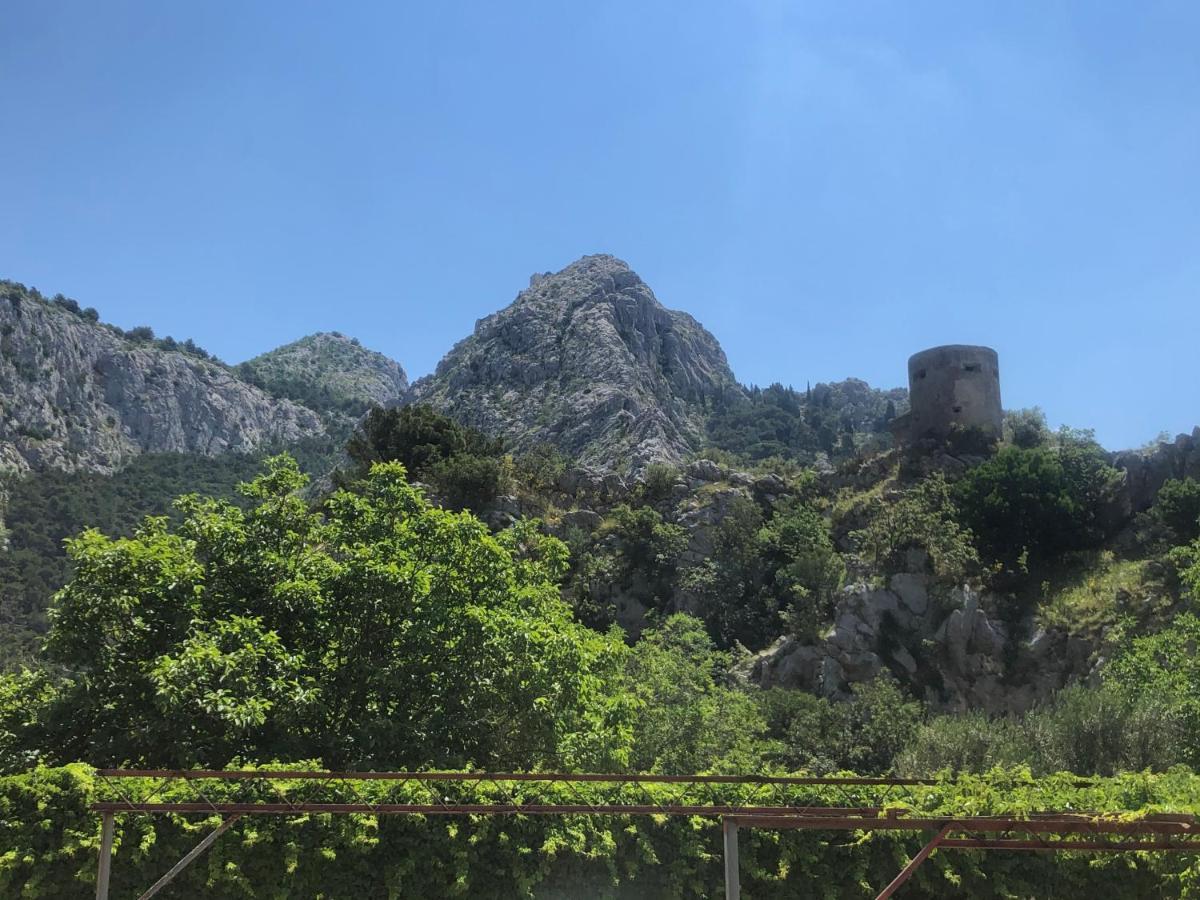 Apartmani Lisicina Omiš Eksteriør bilde