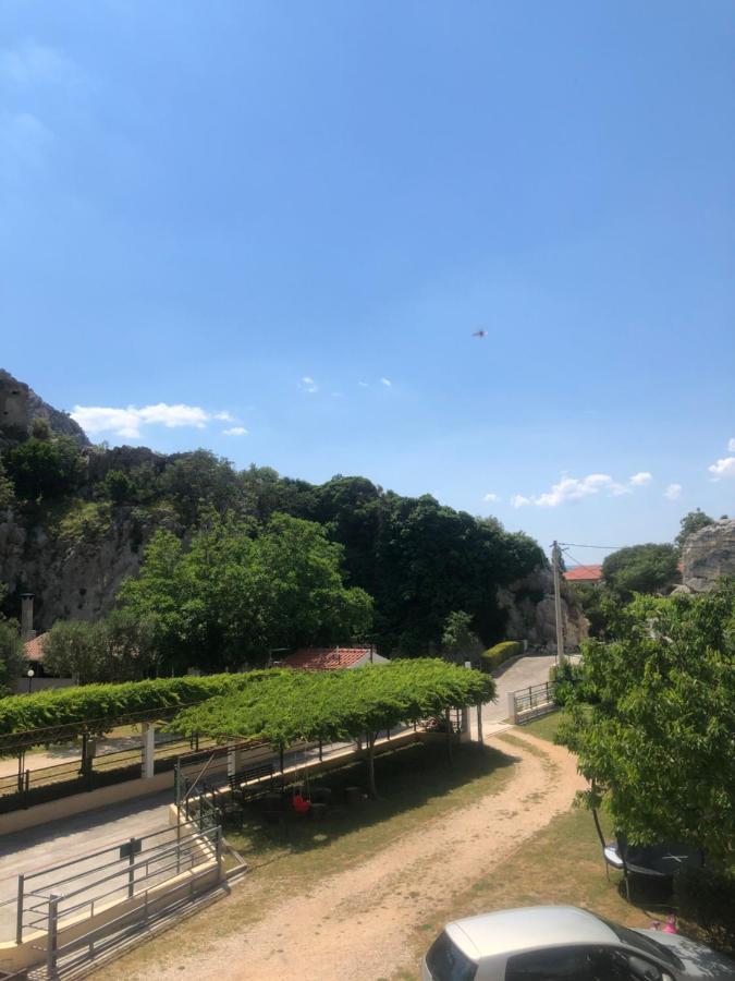 Apartmani Lisicina Omiš Eksteriør bilde