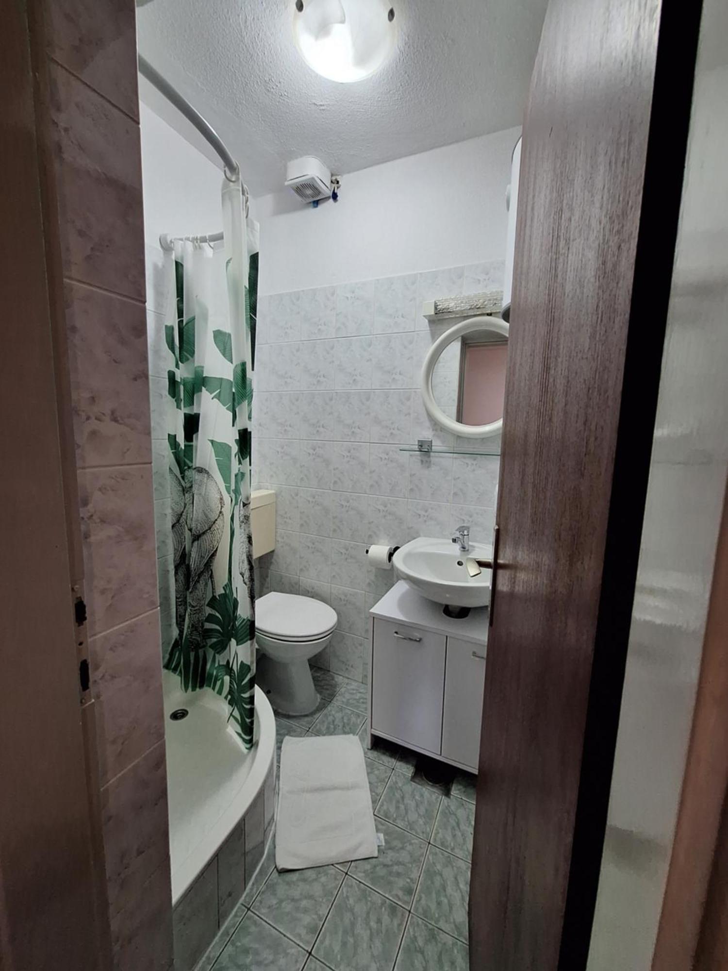 Apartmani Lisicina Omiš Eksteriør bilde