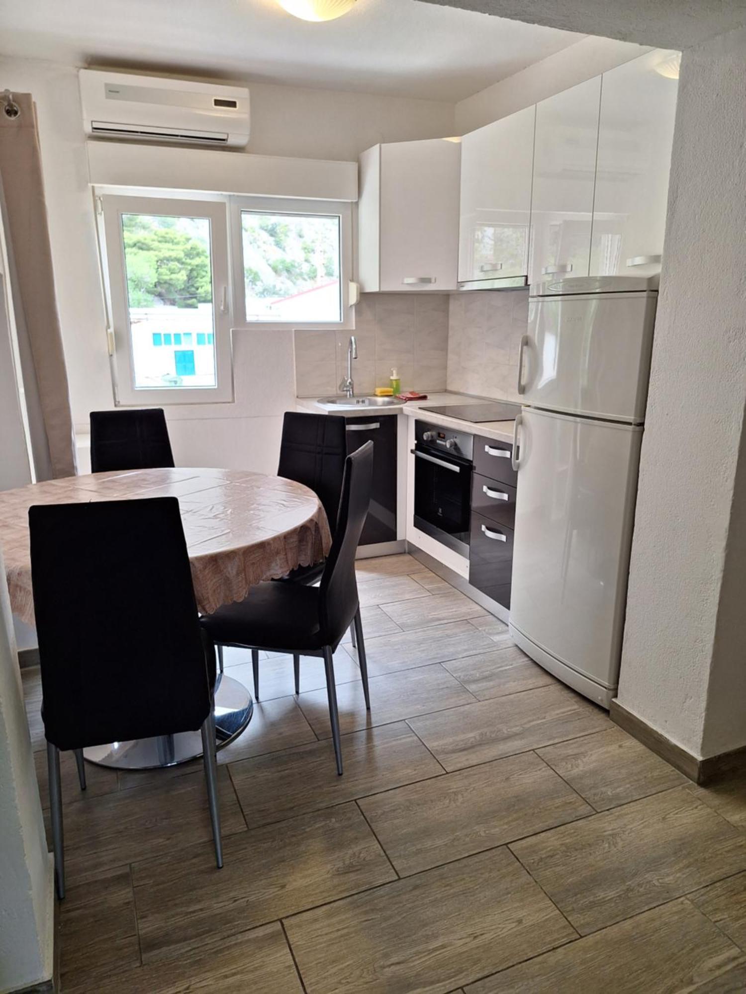 Apartmani Lisicina Omiš Eksteriør bilde