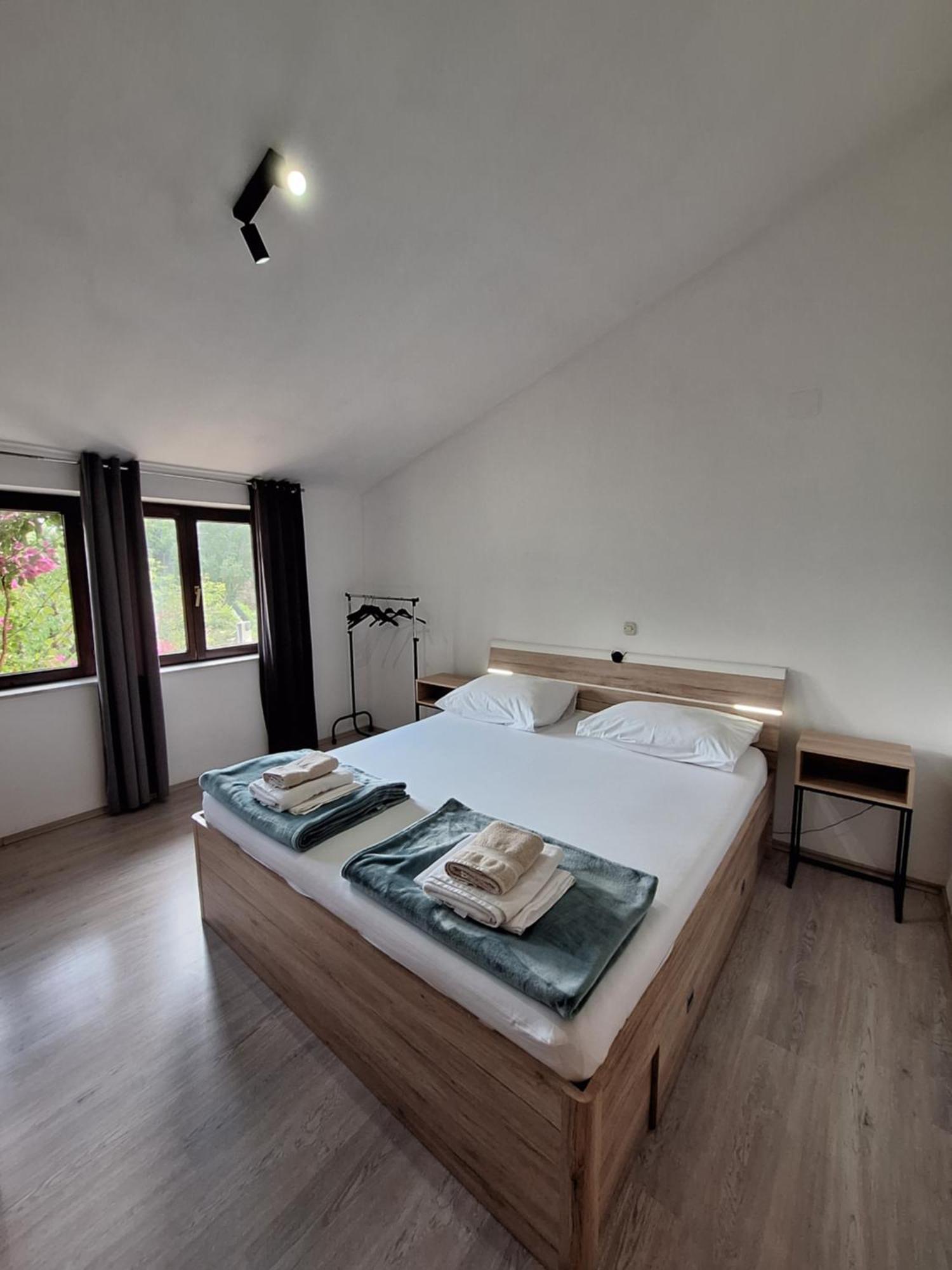 Apartmani Lisicina Omiš Eksteriør bilde